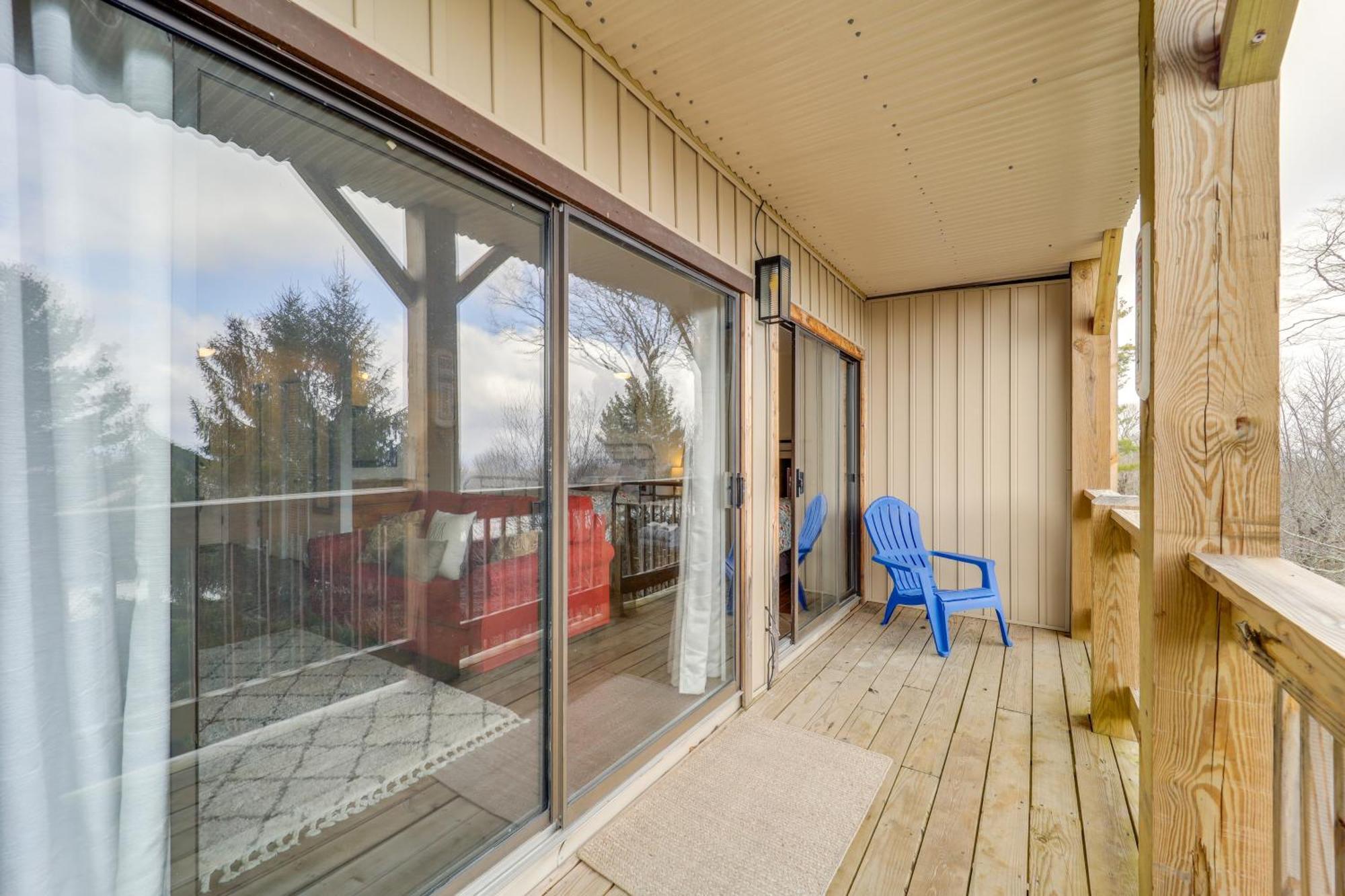 Beech Mountain Studio With Balcony Less Than 1 Mi To Skiing! Bagian luar foto