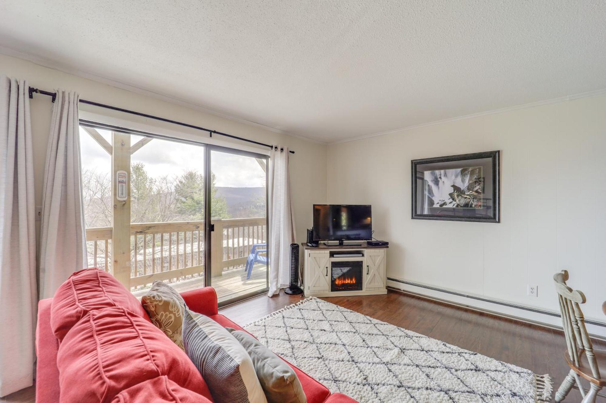Beech Mountain Studio With Balcony Less Than 1 Mi To Skiing! Bagian luar foto
