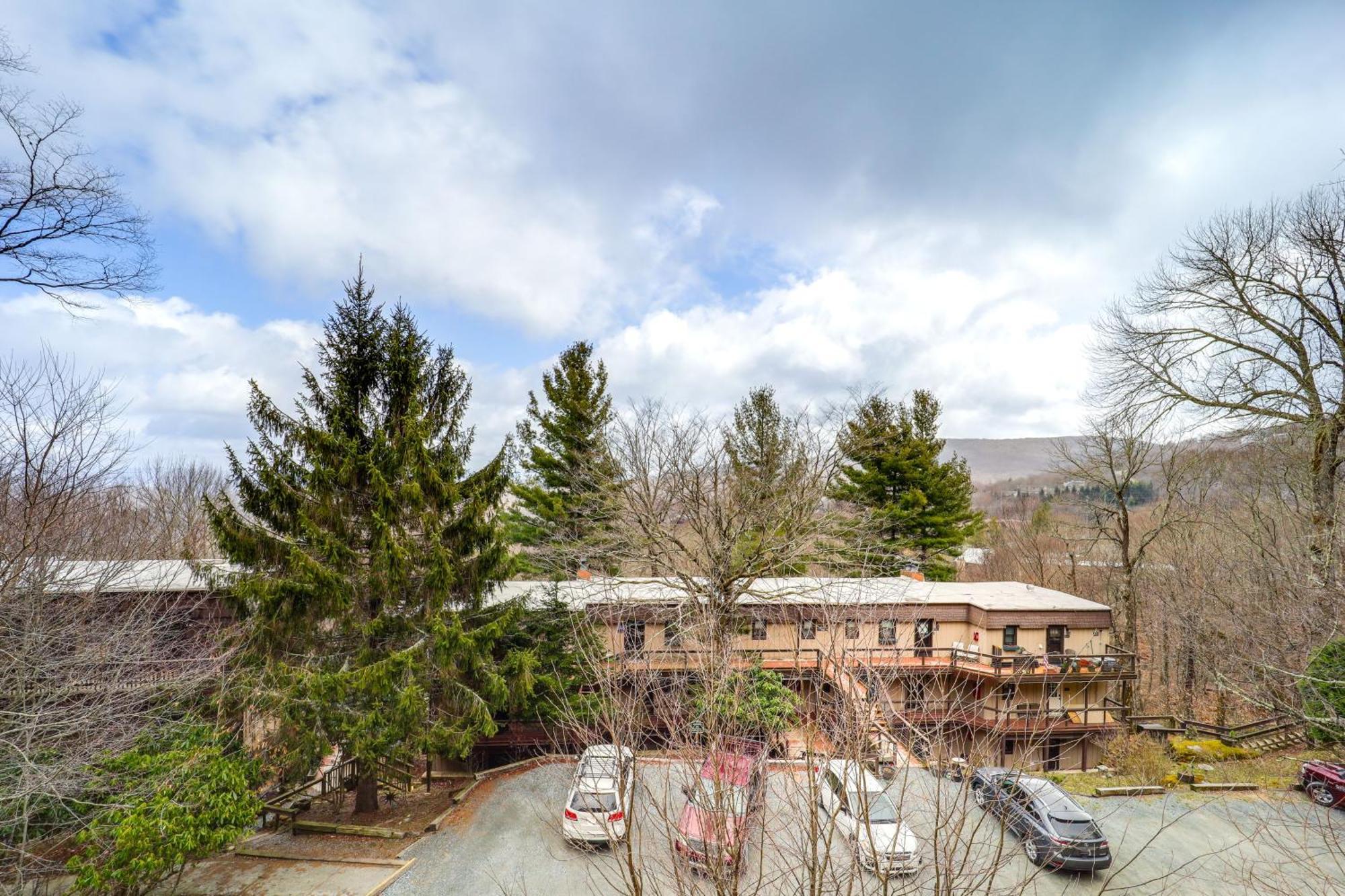 Beech Mountain Studio With Balcony Less Than 1 Mi To Skiing! Bagian luar foto